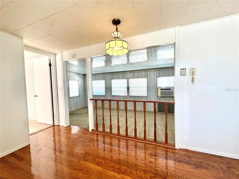 For Sale: $99,900 (2 beds, 2 baths, 806 Square Feet)