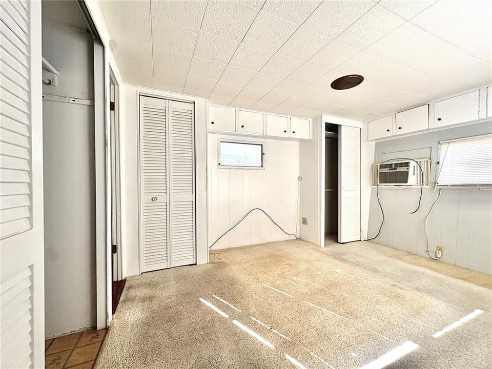 For Sale: $99,900 (2 beds, 2 baths, 806 Square Feet)