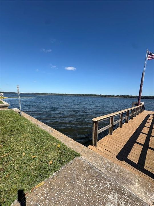 For Sale: $99,900 (2 beds, 2 baths, 806 Square Feet)