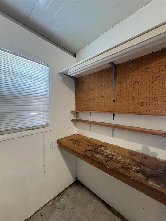 For Sale: $99,900 (2 beds, 2 baths, 806 Square Feet)