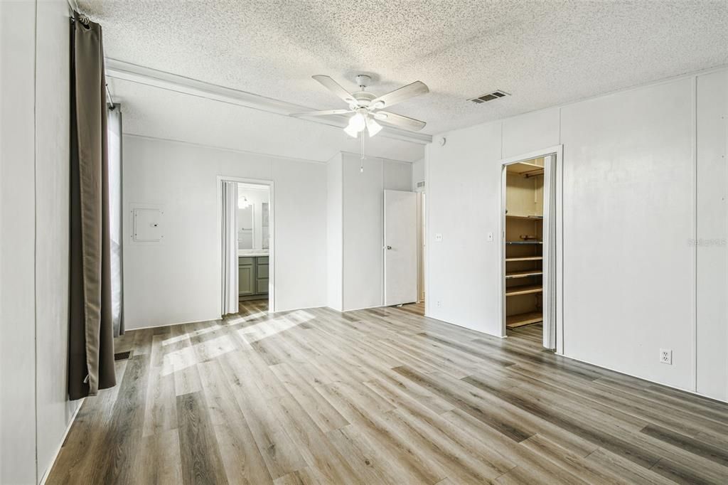 На продажу: $159,900 (2 спален, 2 ванн, 1316 Квадратных фут)