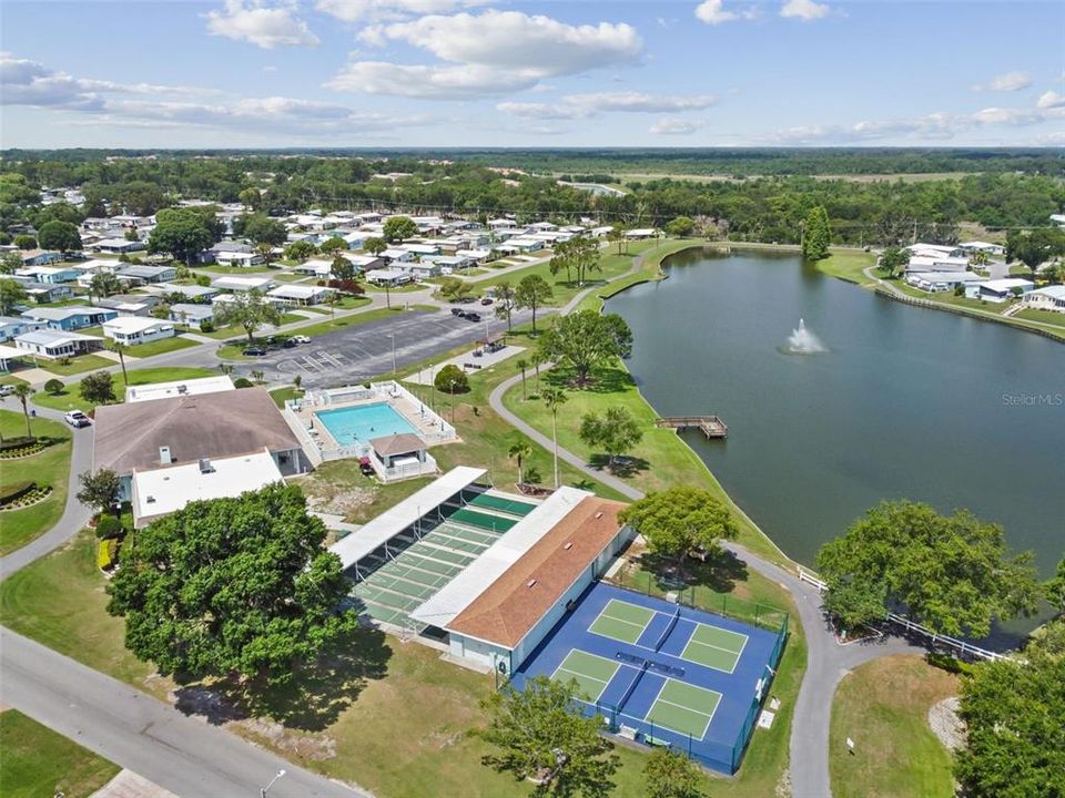 На продажу: $159,900 (2 спален, 2 ванн, 1316 Квадратных фут)