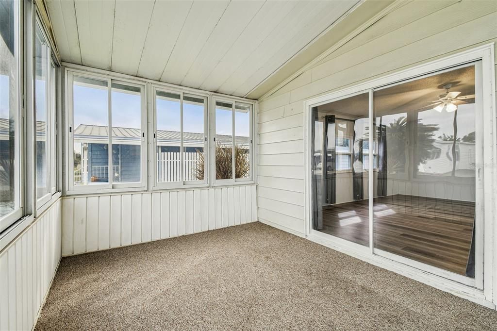 На продажу: $159,900 (2 спален, 2 ванн, 1316 Квадратных фут)