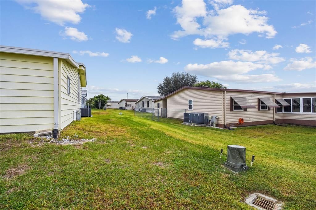 На продажу: $159,900 (2 спален, 2 ванн, 1316 Квадратных фут)