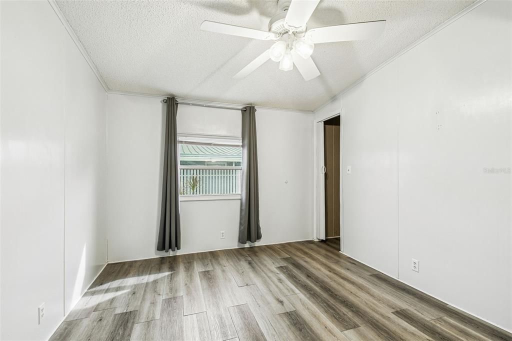 На продажу: $159,900 (2 спален, 2 ванн, 1316 Квадратных фут)