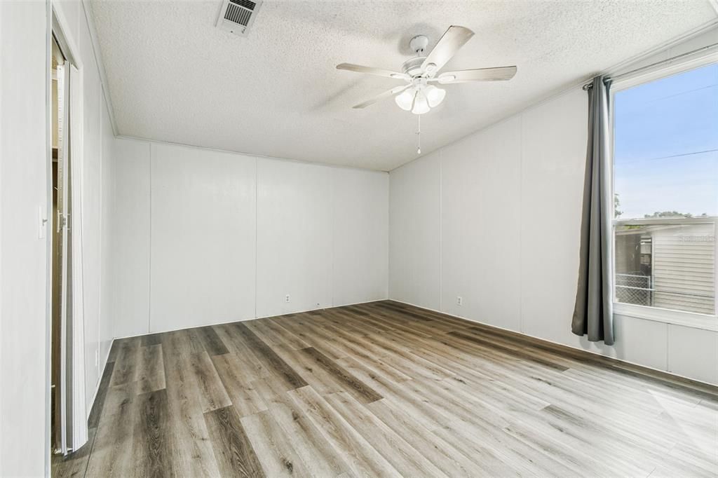 На продажу: $159,900 (2 спален, 2 ванн, 1316 Квадратных фут)