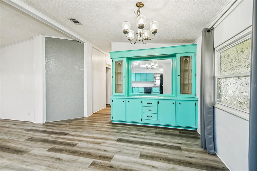 На продажу: $159,900 (2 спален, 2 ванн, 1316 Квадратных фут)