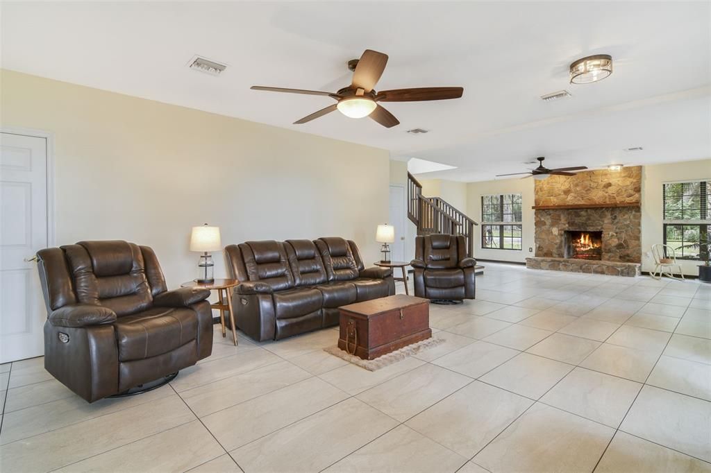 For Sale: $499,900 (4 beds, 3 baths, 3025 Square Feet)