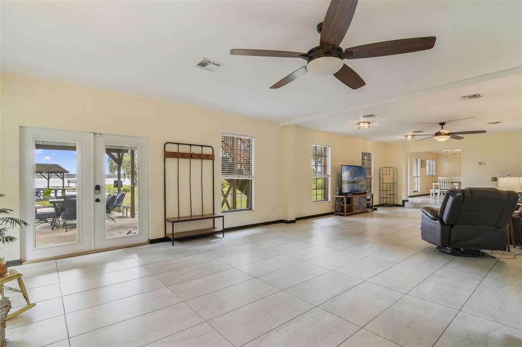 For Sale: $499,900 (4 beds, 3 baths, 3025 Square Feet)