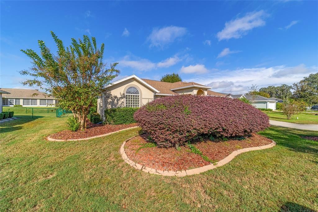 合同活跃: $244,900 (2 贝兹, 2 浴室, 1544 平方英尺)