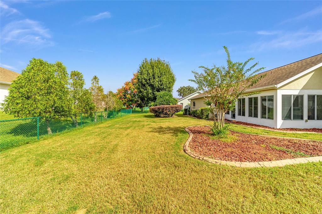 合同活跃: $244,900 (2 贝兹, 2 浴室, 1544 平方英尺)