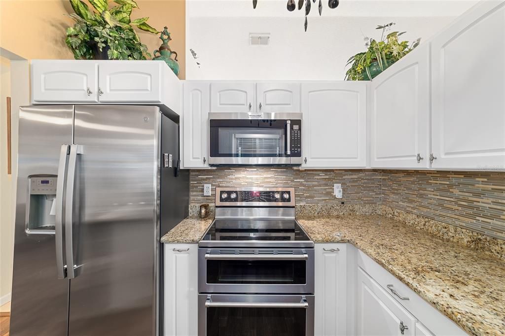 合同活跃: $244,900 (2 贝兹, 2 浴室, 1544 平方英尺)