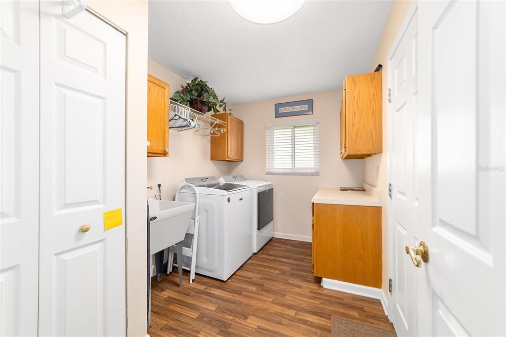 合同活跃: $244,900 (2 贝兹, 2 浴室, 1544 平方英尺)