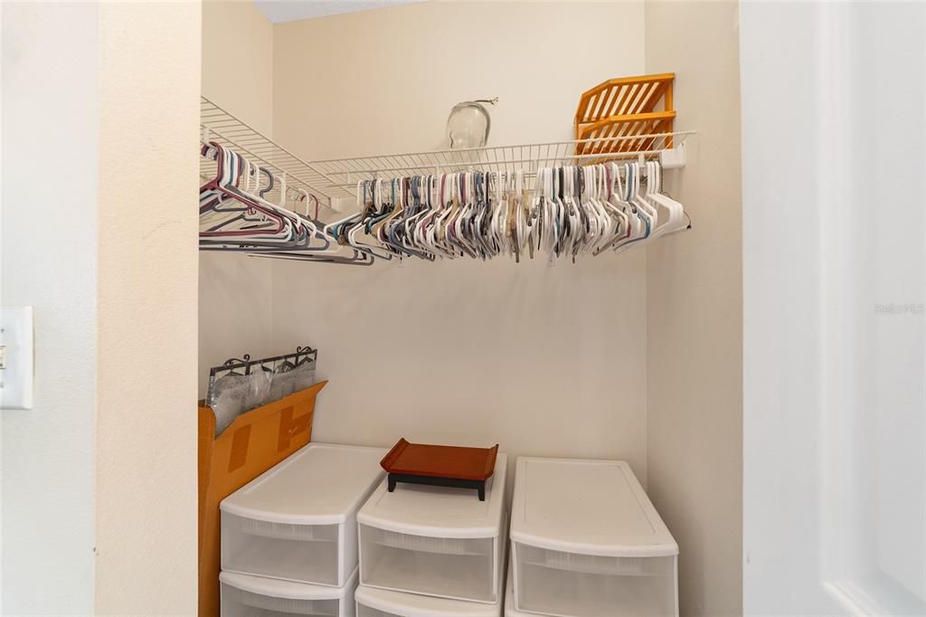 合同活跃: $244,900 (2 贝兹, 2 浴室, 1544 平方英尺)