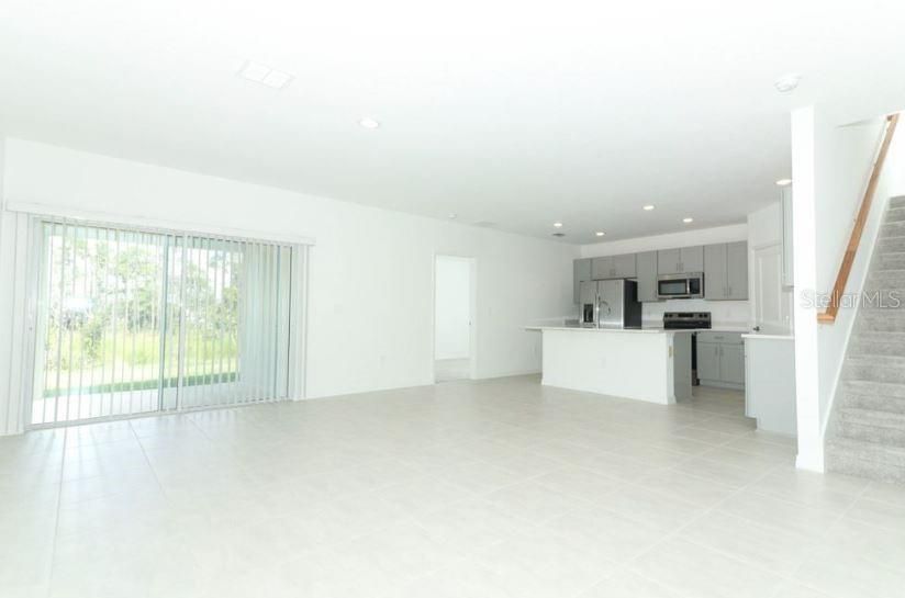 Active With Contract: $400,000 (5 beds, 3 baths, 2516 Square Feet)