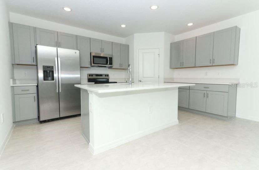 Active With Contract: $400,000 (5 beds, 3 baths, 2516 Square Feet)