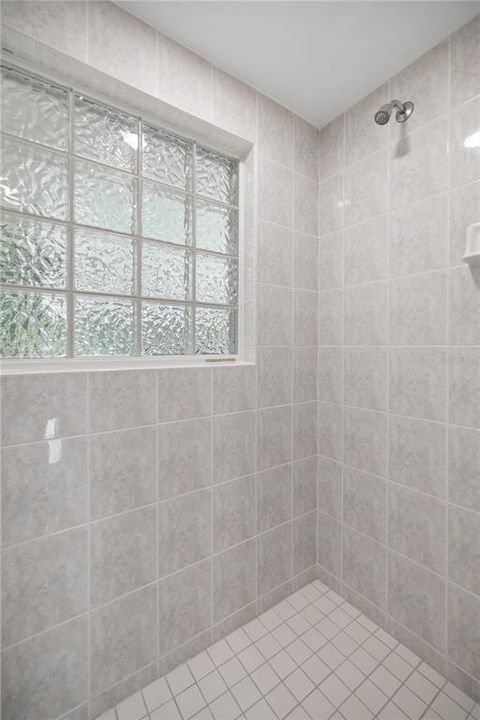 For Rent: $3,500 (5 beds, 4 baths, 3489 Square Feet)