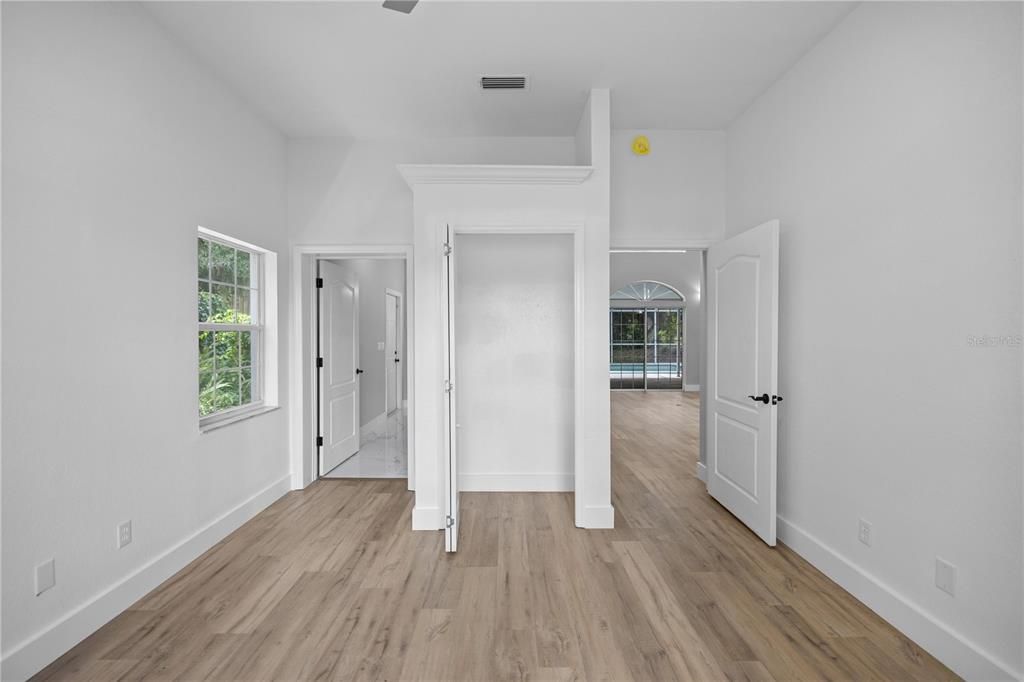 For Rent: $3,500 (5 beds, 4 baths, 3489 Square Feet)