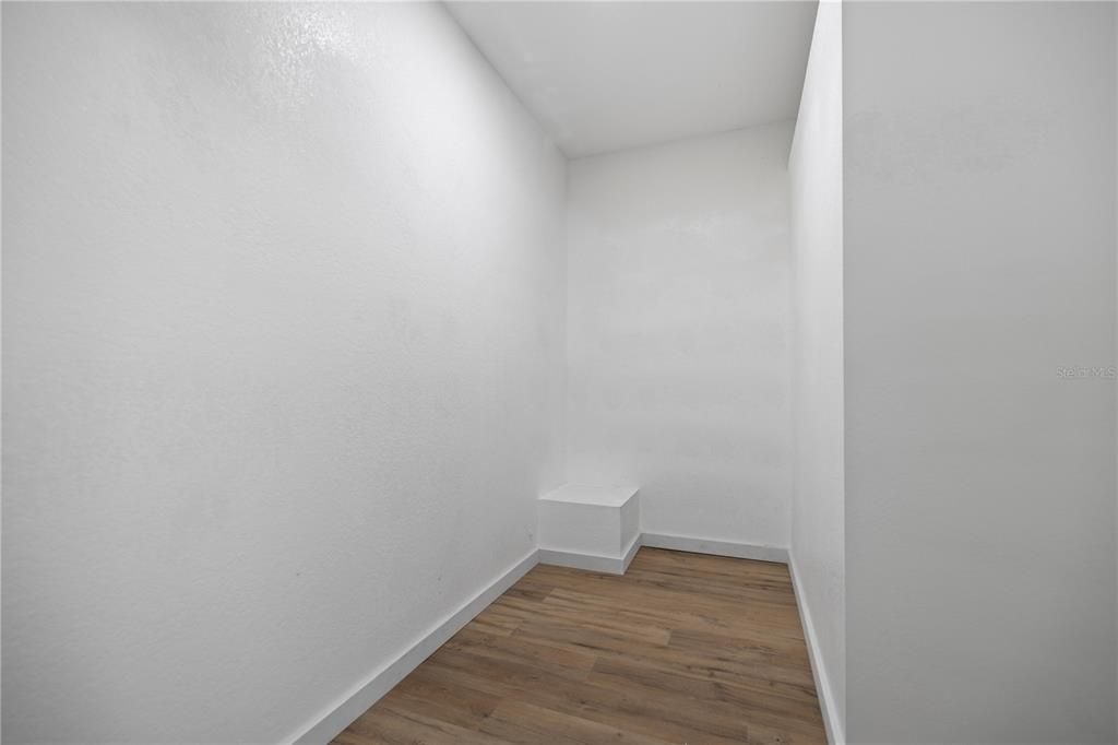 For Rent: $3,500 (5 beds, 4 baths, 3489 Square Feet)