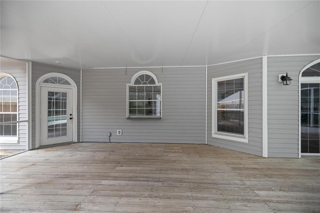 For Rent: $3,500 (5 beds, 4 baths, 3489 Square Feet)