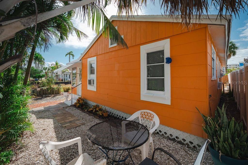 For Rent: $1,500 (1 beds, 1 baths, 420 Square Feet)