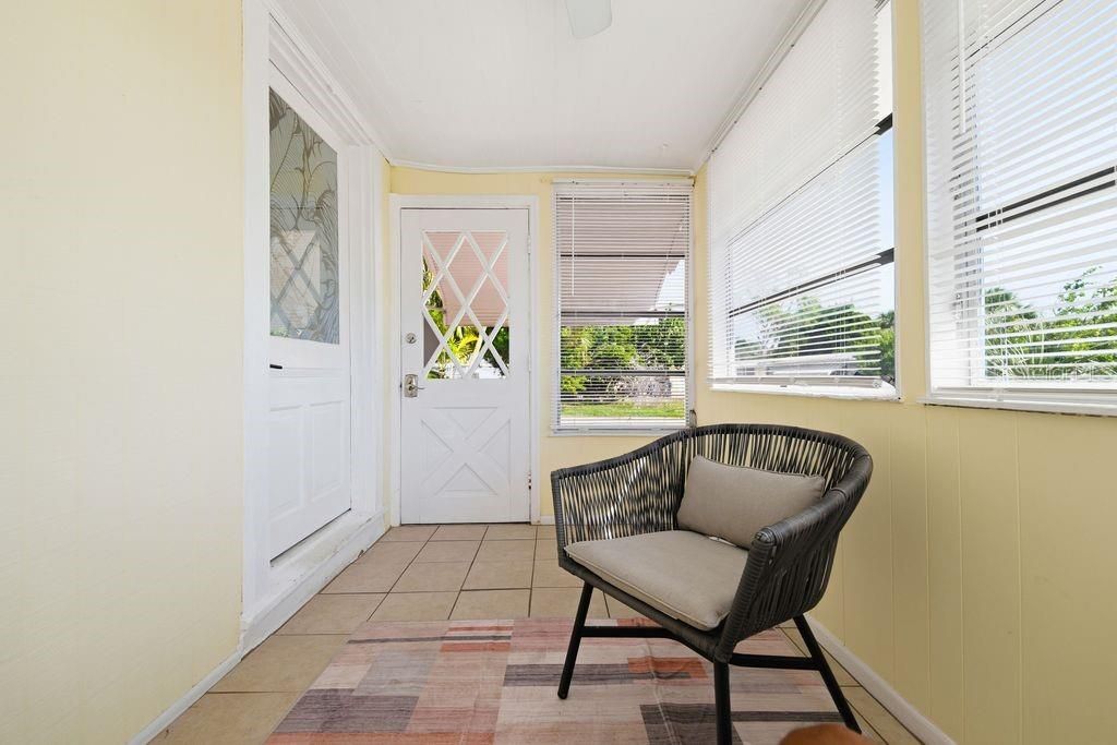 For Rent: $1,500 (1 beds, 1 baths, 420 Square Feet)