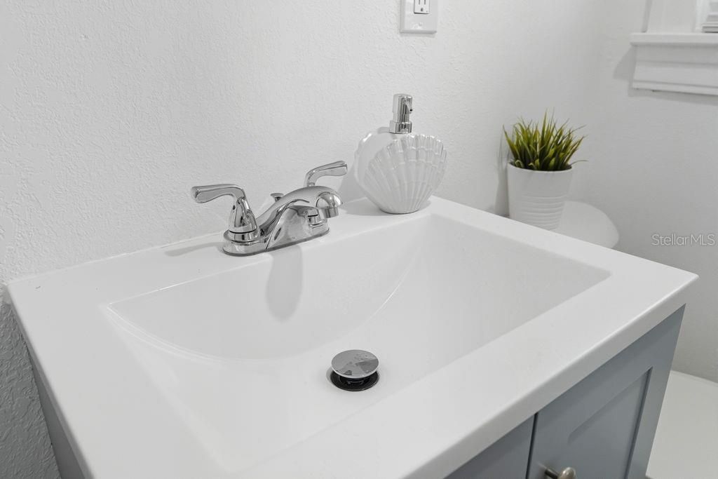 For Rent: $1,500 (1 beds, 1 baths, 420 Square Feet)