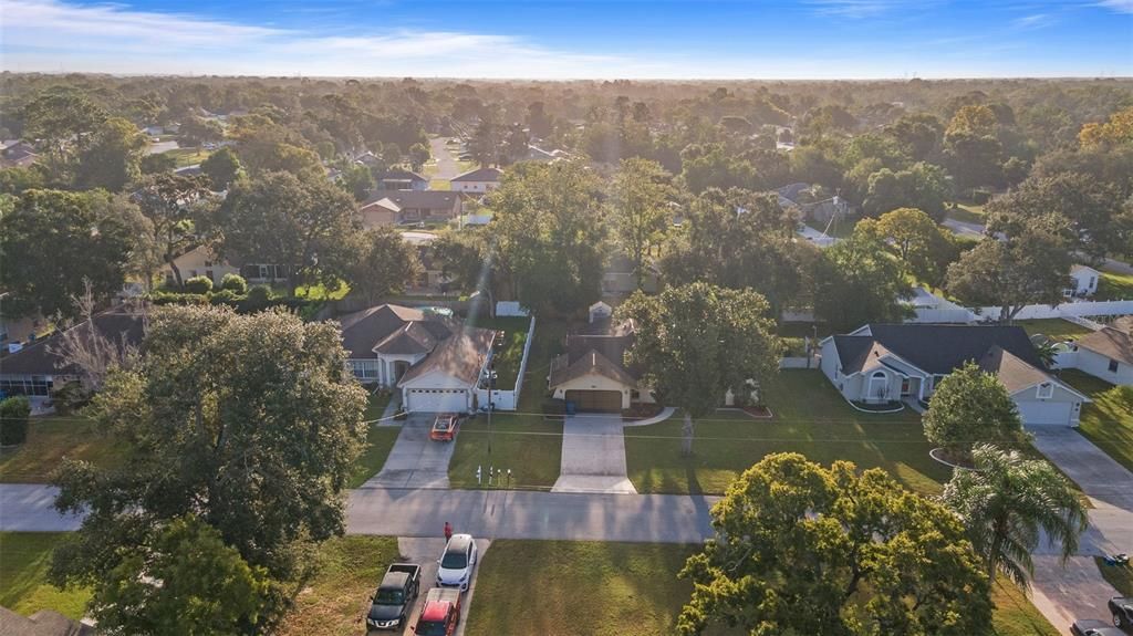 合同活跃: $279,900 (3 贝兹, 2 浴室, 1493 平方英尺)