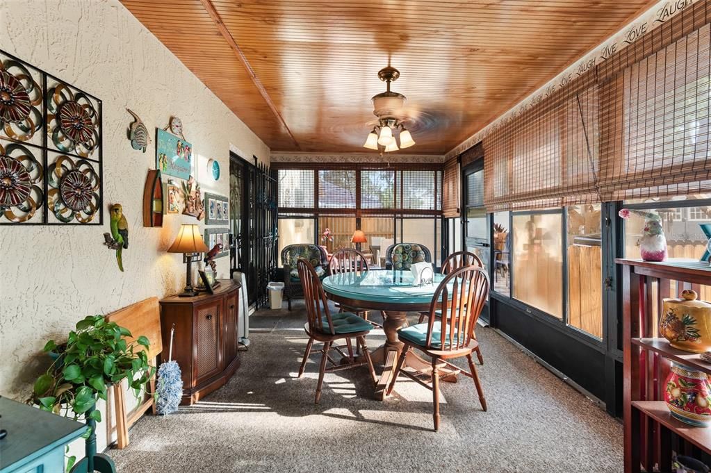 合同活跃: $279,900 (3 贝兹, 2 浴室, 1493 平方英尺)