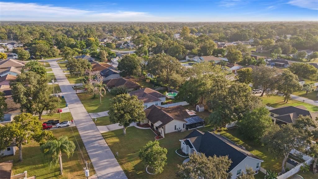 合同活跃: $279,900 (3 贝兹, 2 浴室, 1493 平方英尺)