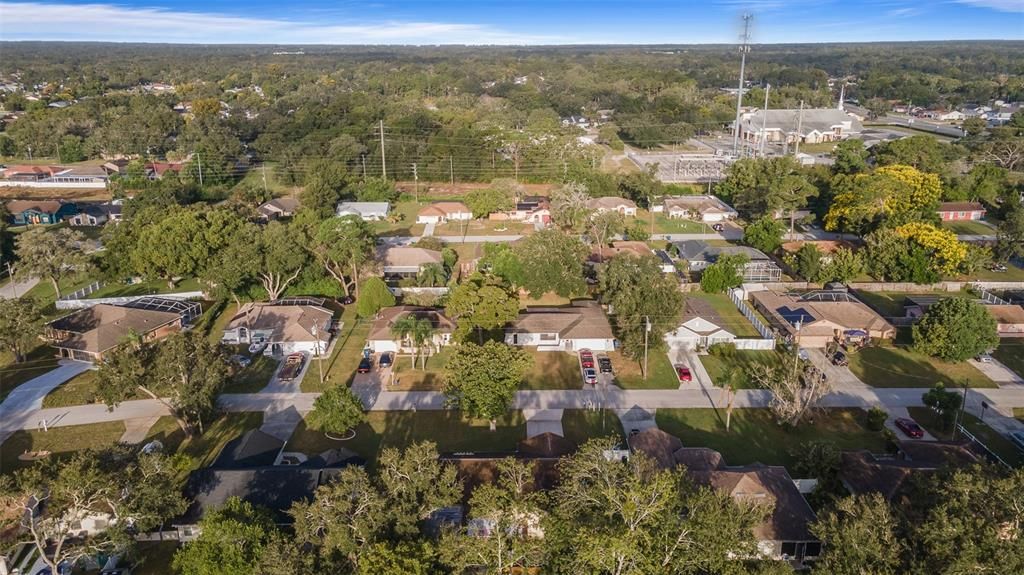 合同活跃: $279,900 (3 贝兹, 2 浴室, 1493 平方英尺)