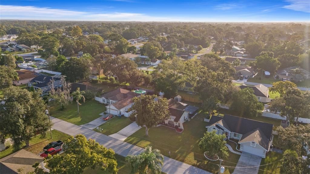 合同活跃: $279,900 (3 贝兹, 2 浴室, 1493 平方英尺)