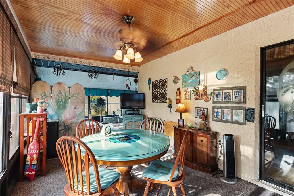 合同活跃: $279,900 (3 贝兹, 2 浴室, 1493 平方英尺)