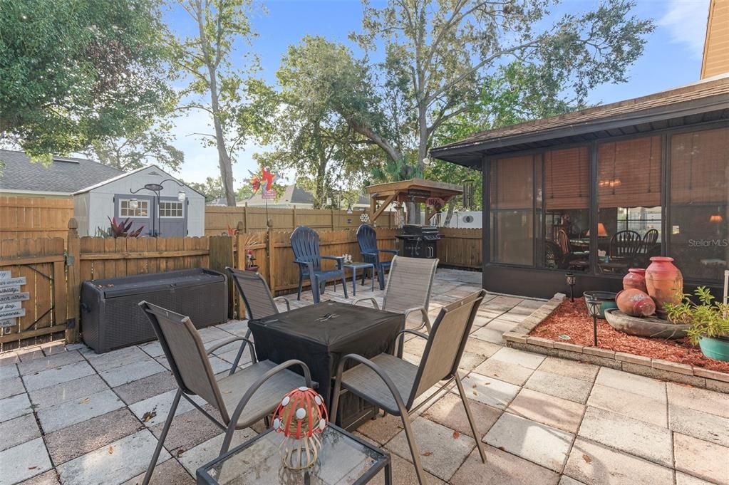 合同活跃: $279,900 (3 贝兹, 2 浴室, 1493 平方英尺)