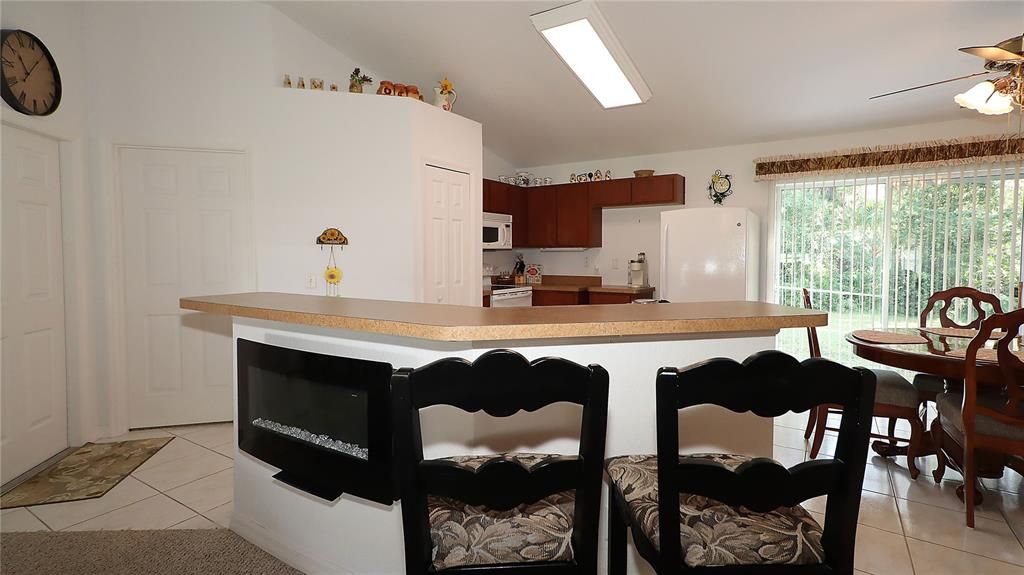 For Sale: $269,000 (3 beds, 2 baths, 1317 Square Feet)