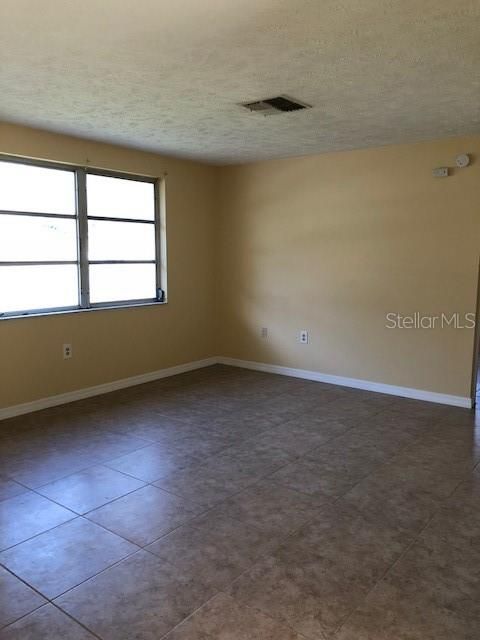 For Rent: $1,495 (2 beds, 1 baths, 720 Square Feet)