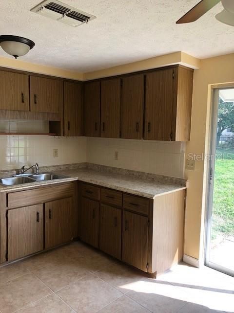 For Rent: $1,495 (2 beds, 1 baths, 720 Square Feet)