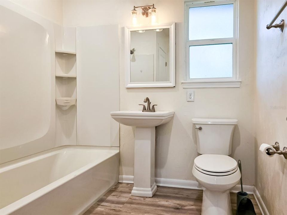 For Rent: $2,200 (4 beds, 2 baths, 2025 Square Feet)