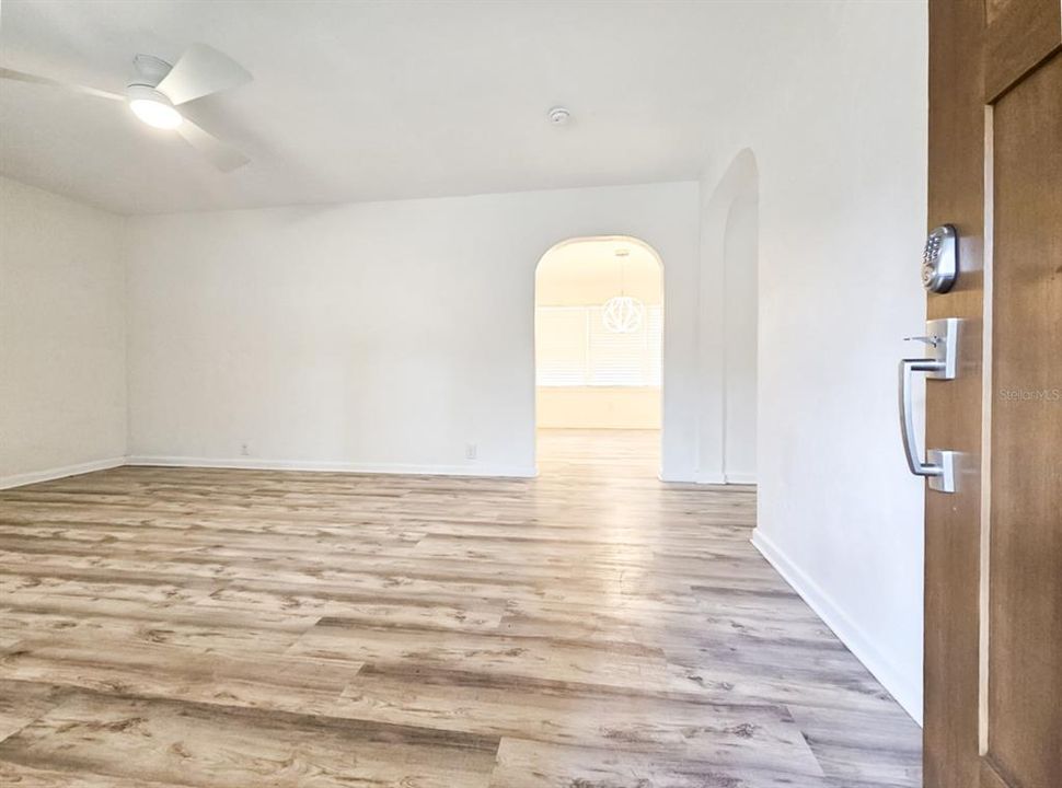 For Rent: $2,200 (4 beds, 2 baths, 2025 Square Feet)