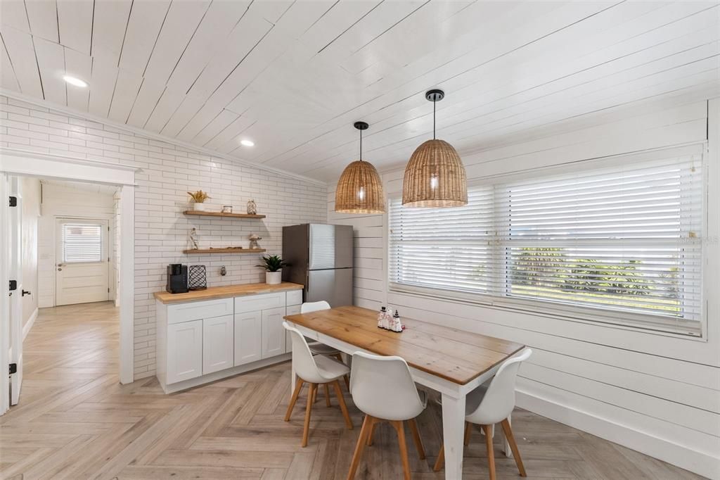 待售: $485,000 (4 贝兹, 2 浴室, 1901 平方英尺)