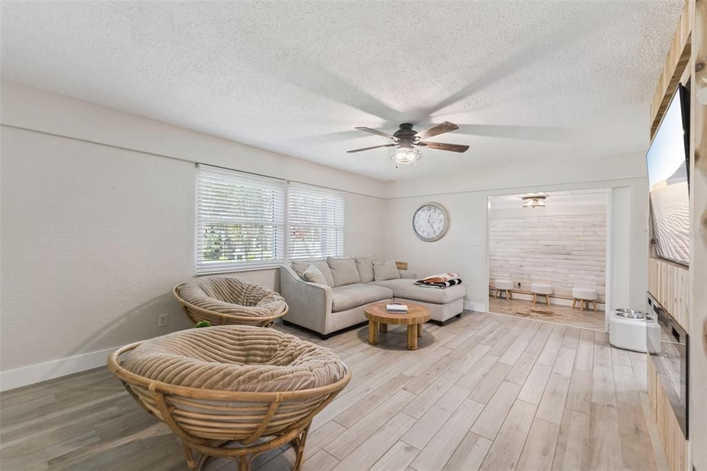 待售: $485,000 (4 贝兹, 2 浴室, 1901 平方英尺)