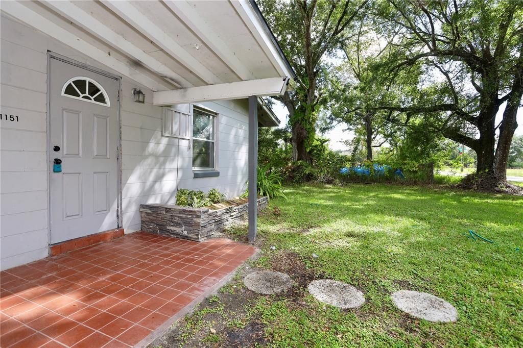 合同活跃: $199,900 (3 贝兹, 1 浴室, 912 平方英尺)