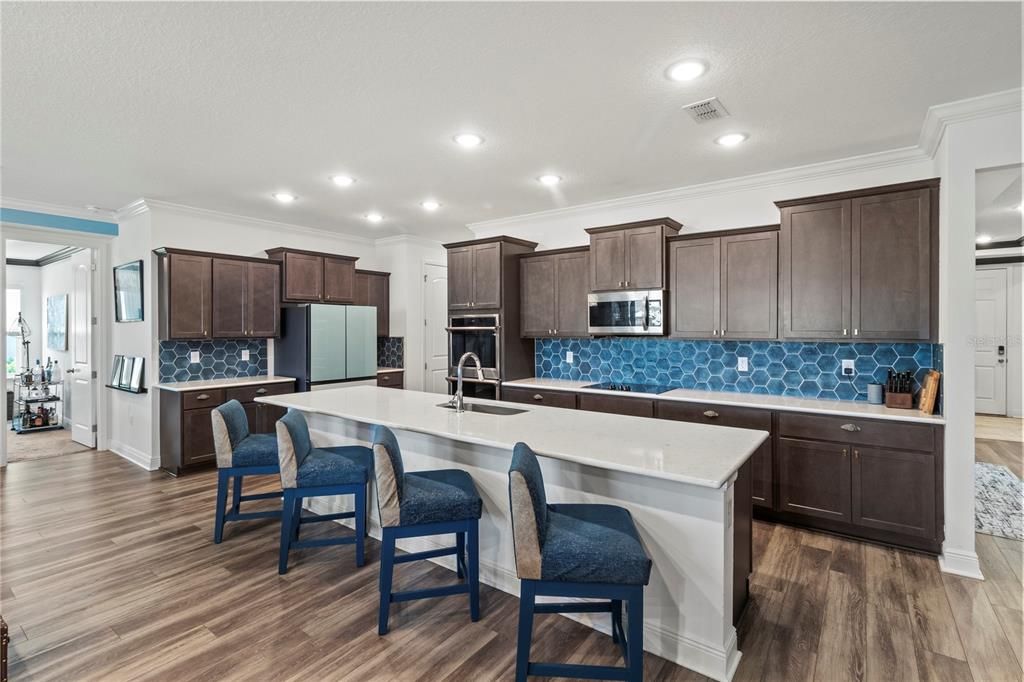 For Sale: $850,000 (4 beds, 3 baths, 3300 Square Feet)