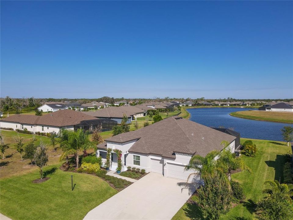 For Sale: $850,000 (4 beds, 3 baths, 3300 Square Feet)