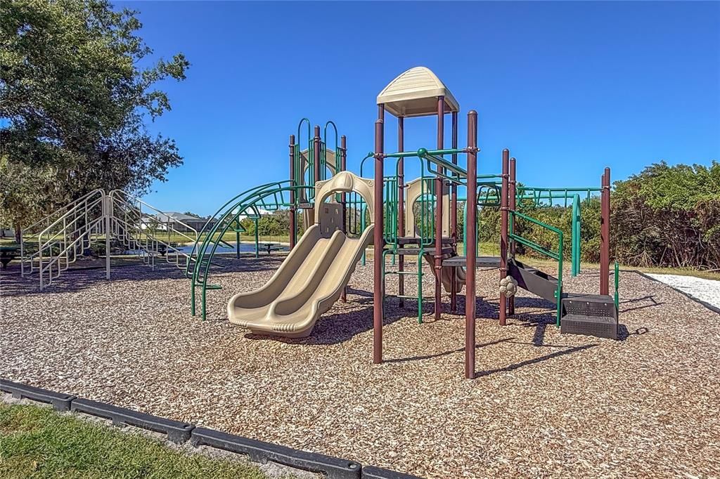 For Sale: $850,000 (4 beds, 3 baths, 3300 Square Feet)