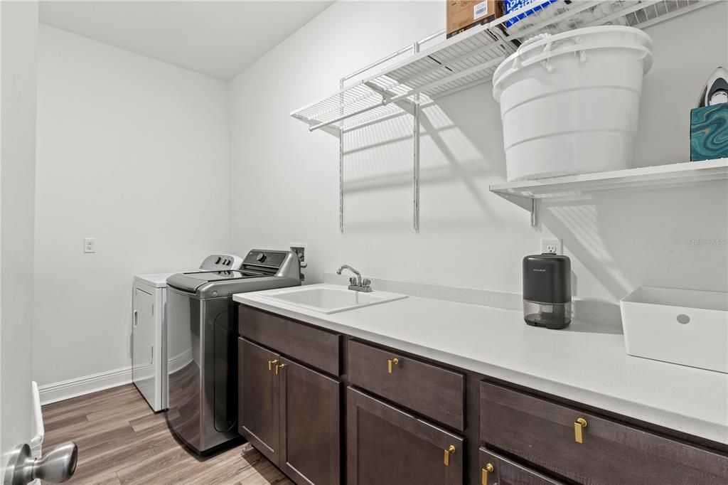 For Sale: $850,000 (4 beds, 3 baths, 3300 Square Feet)