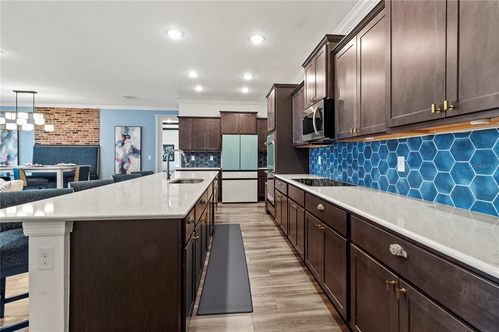 For Sale: $850,000 (4 beds, 3 baths, 3300 Square Feet)