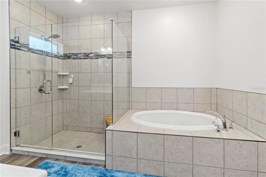 For Sale: $850,000 (4 beds, 3 baths, 3300 Square Feet)