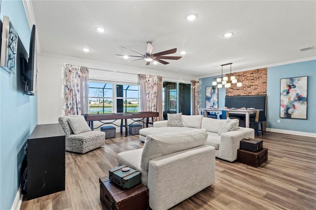 For Sale: $850,000 (4 beds, 3 baths, 3300 Square Feet)