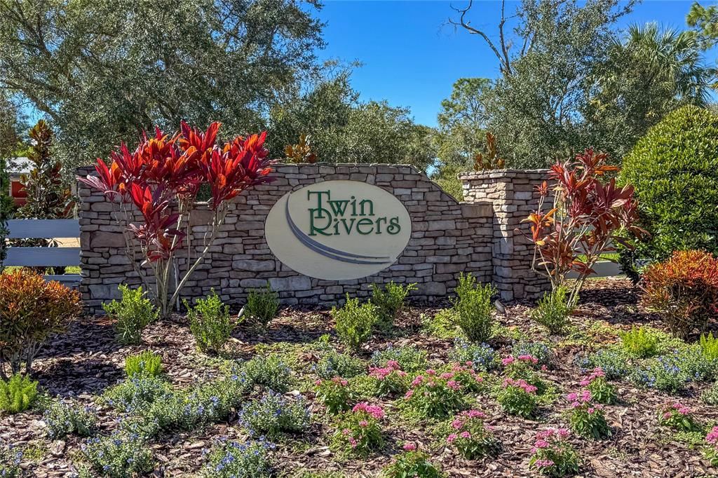 For Sale: $850,000 (4 beds, 3 baths, 3300 Square Feet)